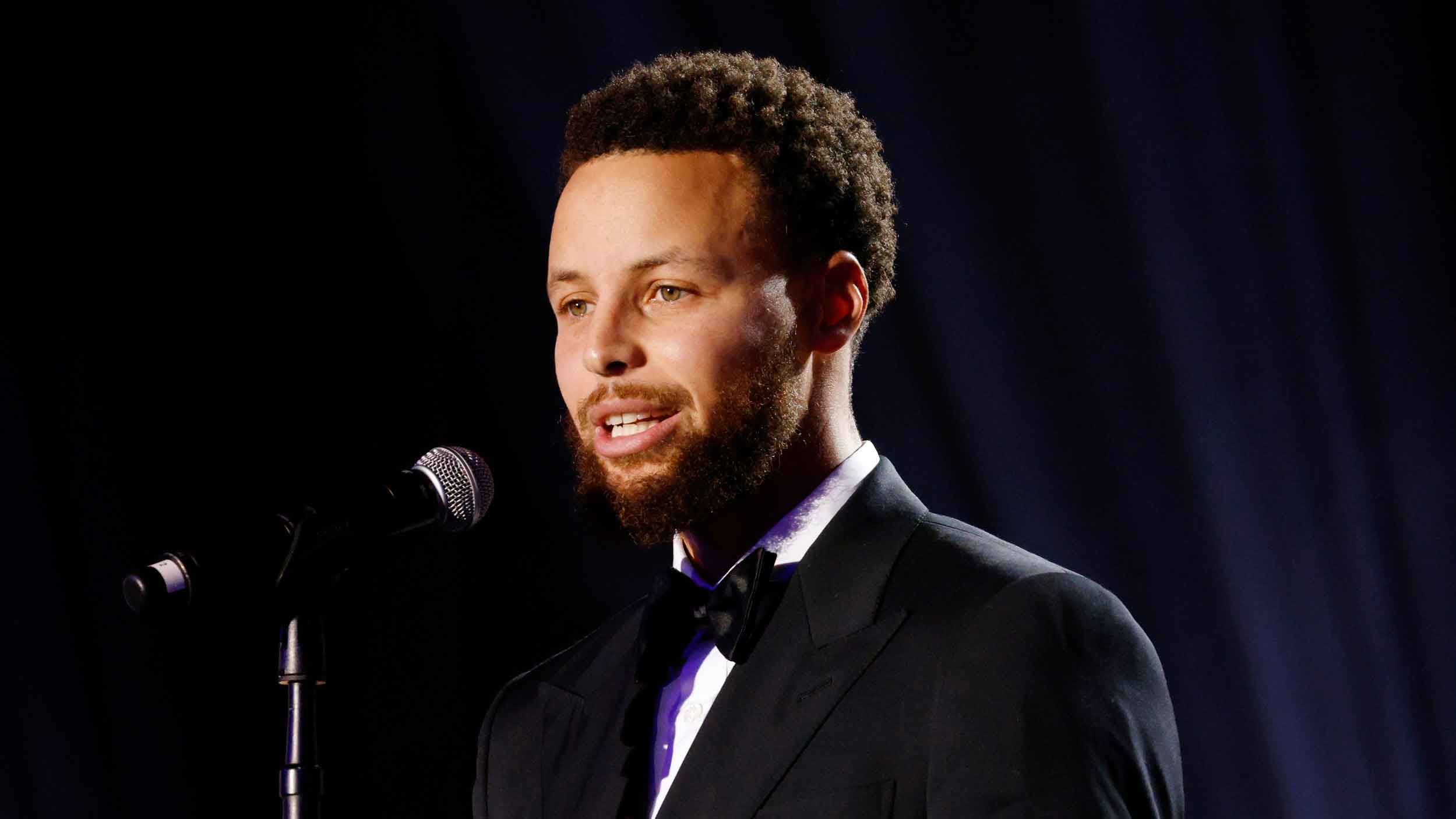 Report: Steph Curry to Star in ‘Mr. Throwback’ Comedy Series for NBC