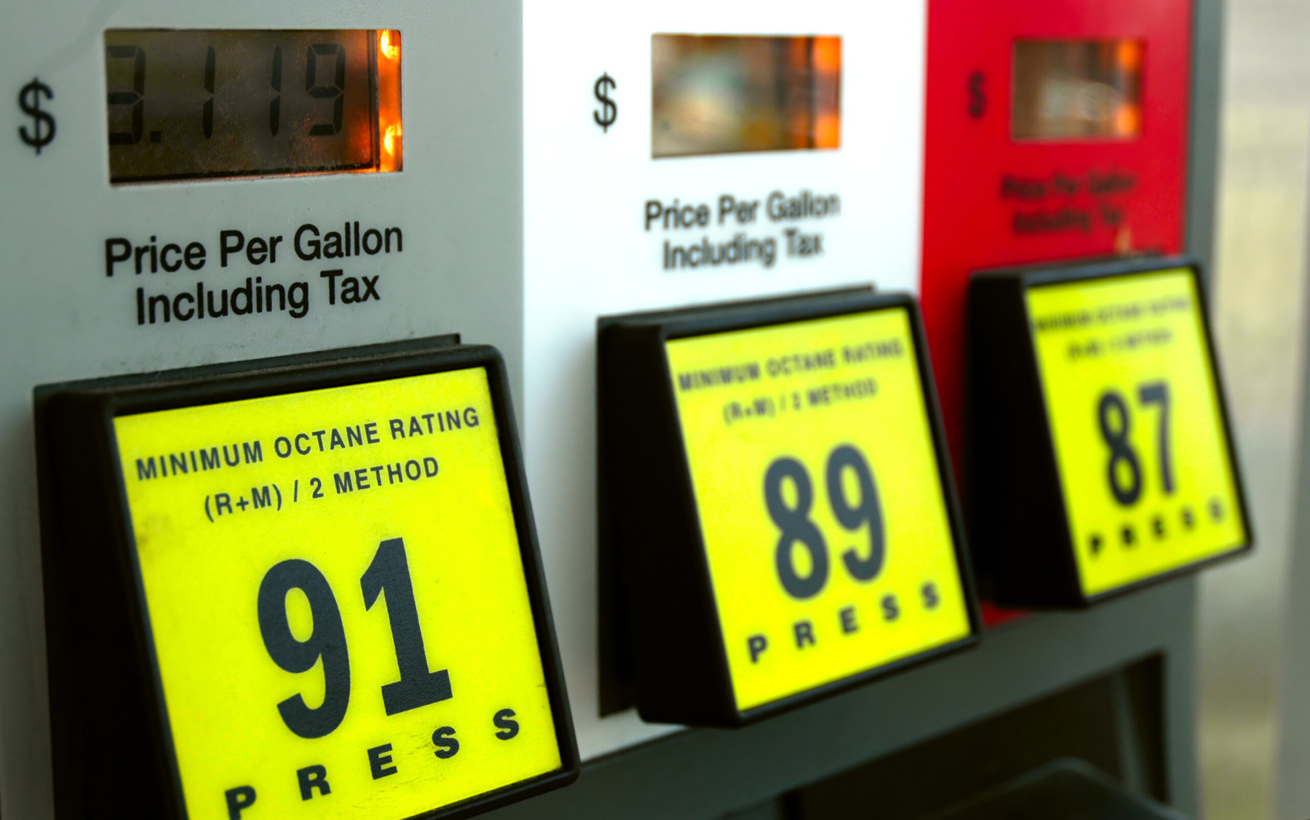 Florida Gas Prices Experience Fluctuations Amidst Summer Surges