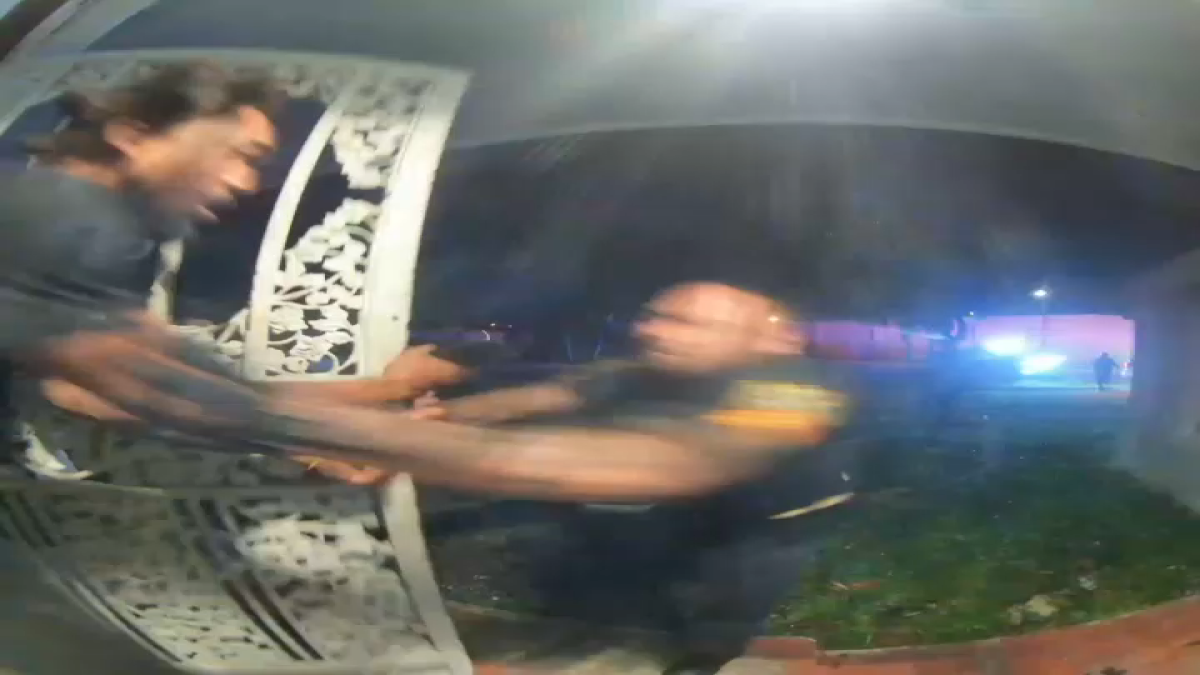 Chaotic video captures struggle between man and police at Miami Gardens home