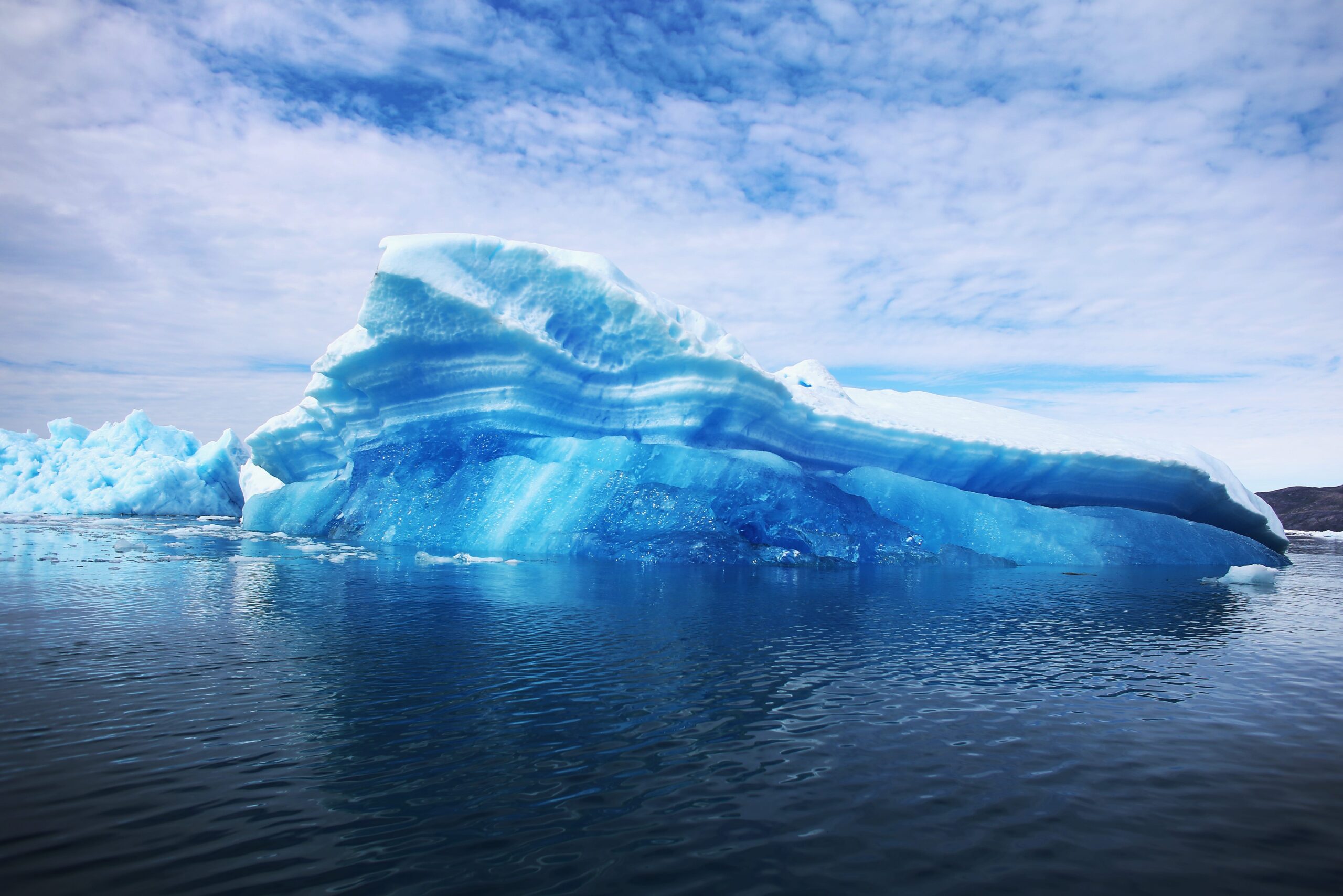 Elite cocktail bars in the UAE have a new way to draw in customers: luxury ice from arctic glaciers